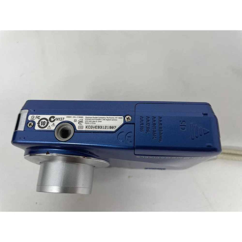 Vintage T2K Blue KODAK EASY SHARE Digital Camera 10.2 MEGAPIXELS KKL-C180(B)